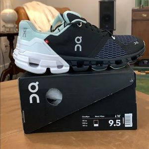 NWT Women’s ON Cloudflyer Running Shoe 9.5